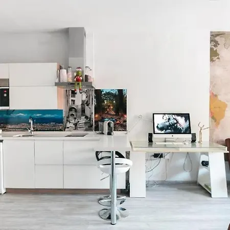 Center Cozy Housing דירה